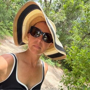 Meet your Posher, Brooke joy